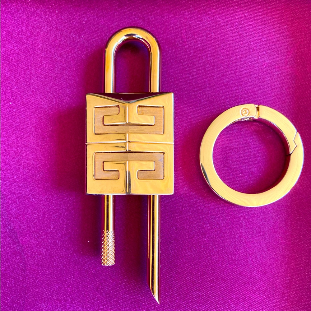 Givenchy 4G small padlock in metal